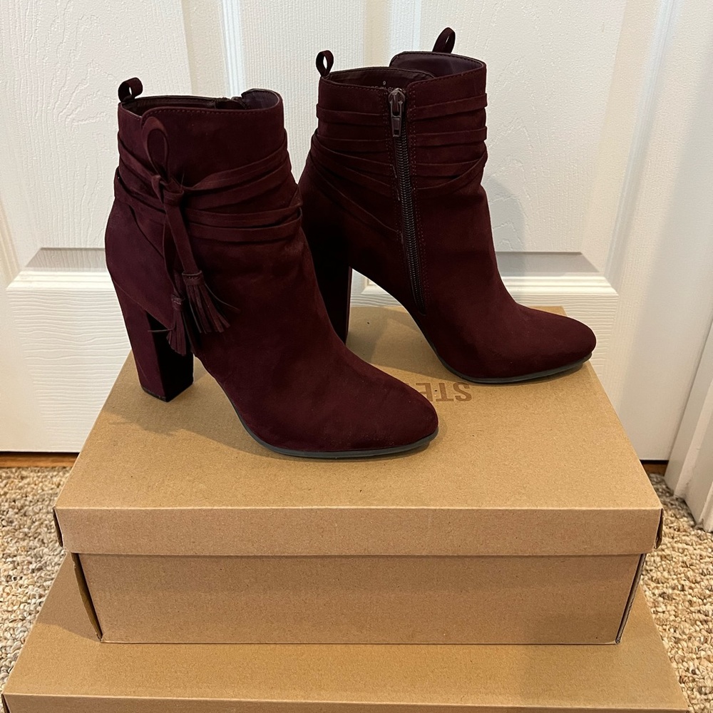 New York & Company Bootie - Burgundy